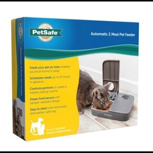 NIB Automatic 2 Meal Pet Feeder For Cats and Dogs